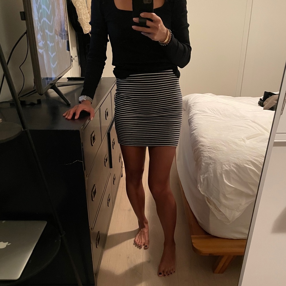 H&M blue and white striped skirt